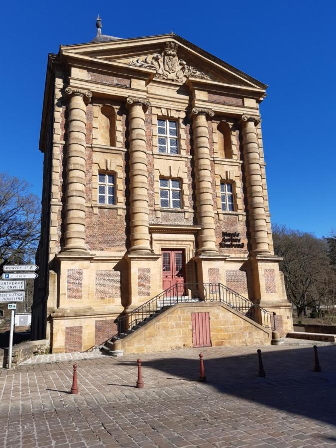 Charleville-MézièresBulle D'Ardenneアパートメント エクステリア 写真